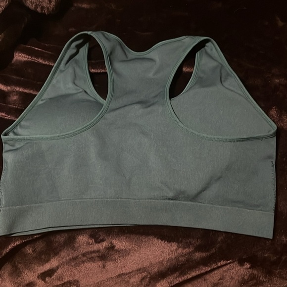 WOMEN’S SEAMLESS RACERBACK SPORTS BRA new never worn - Picture 3 of 3